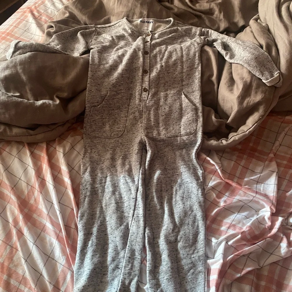 Old Navy Gray Kids Pajama‎ Set- one piece
